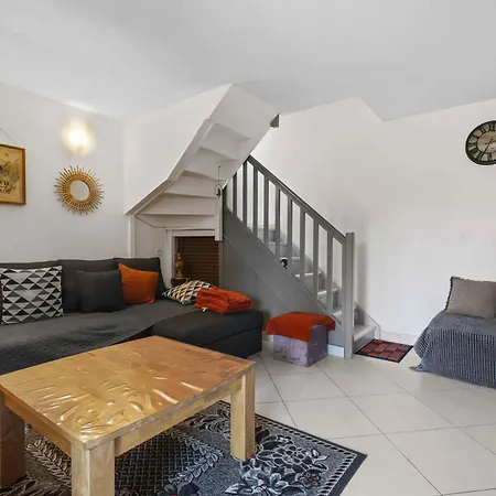 Holiday home Mazet 1 Avec Jardin