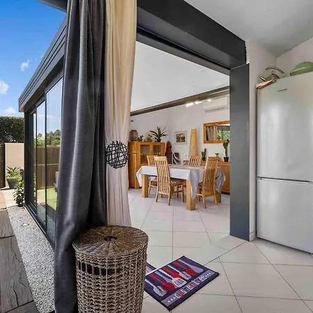 Mazet 1 Avec Jardin Holiday home