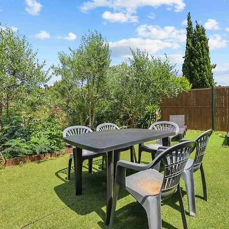 Holiday home Mazet 1 Avec Jardin